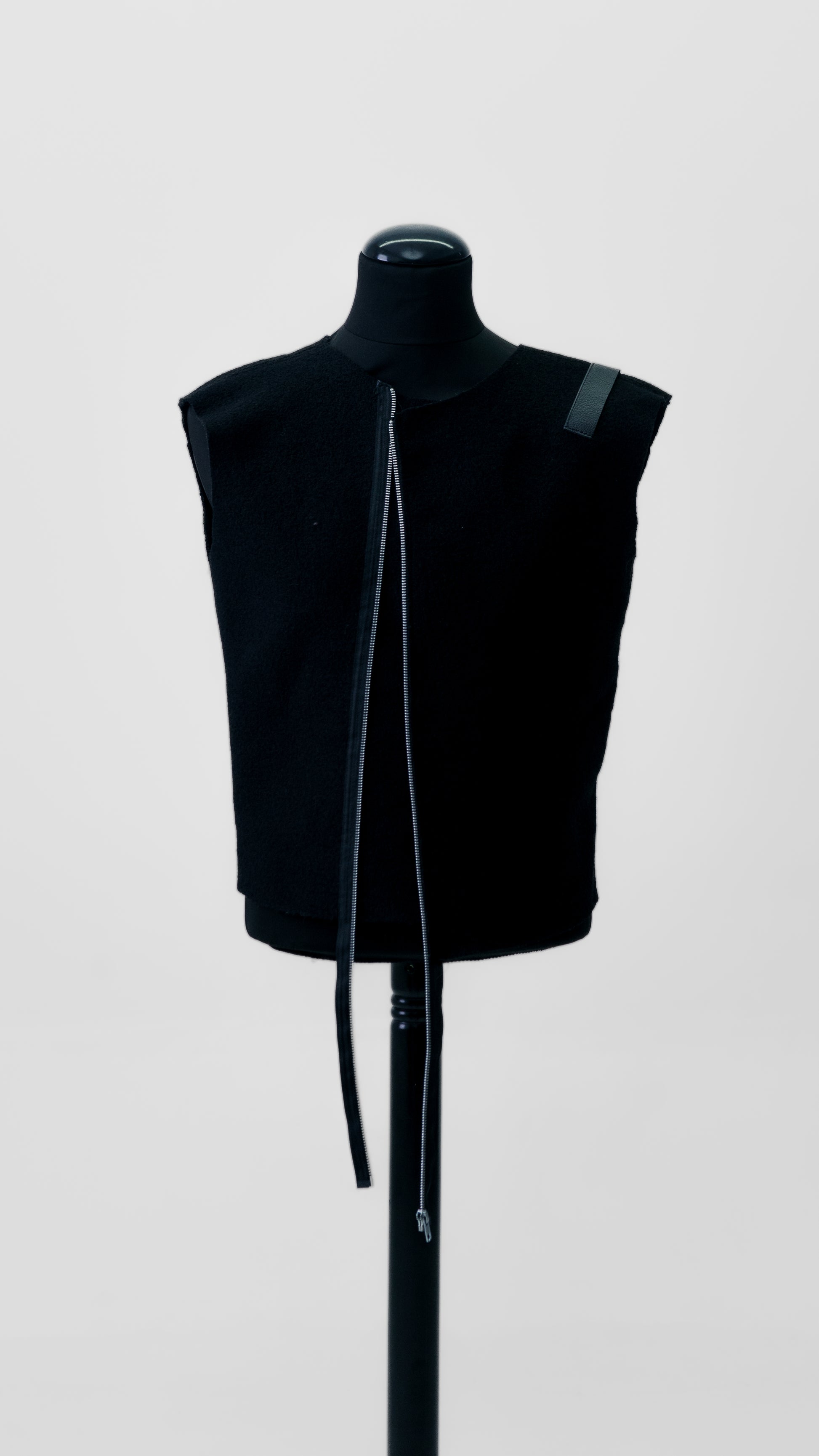 WAR WOOL VEST